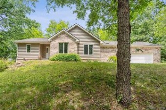 6323 Cohoctah Road Fenton, MI 48430