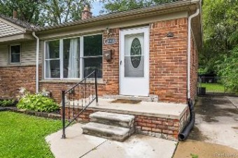 24131 Ridgedale Street Oak Park, MI 48237