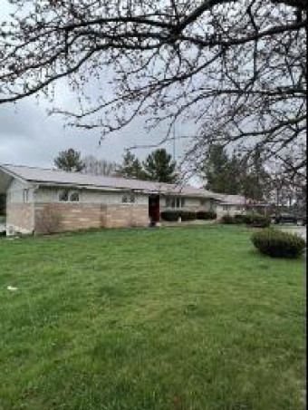 9471 S Clare Clare, MI 48617