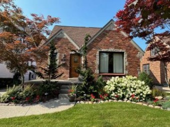 411 Manor Grosse Pointe Farms, MI 48236