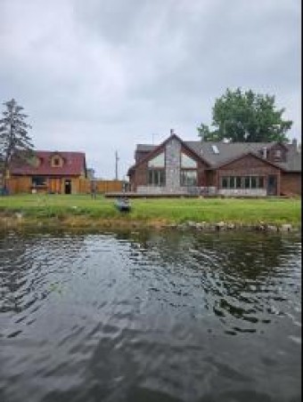 4576 Lake Superior Drive Standish, MI 48658