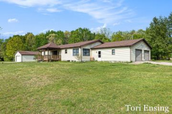 10423 E Klees Road Crystal, MI 48818