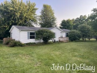 69 Mead Road Ionia, MI 48846