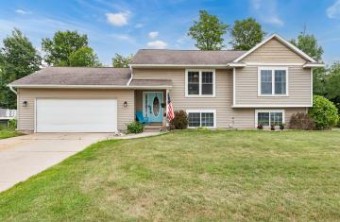 2206 Applegate Drive Nw Walker, MI 49534