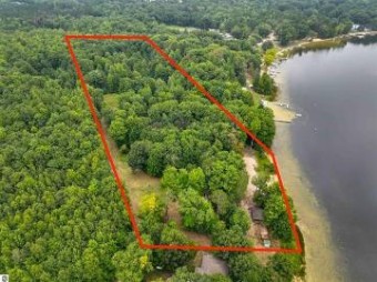 15081 Lodge Trail Leroy, MI 49655