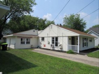 513 Sawyer East Tawas, MI 48730