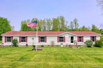 49 Elmwood Road Fostoria, MI 48435