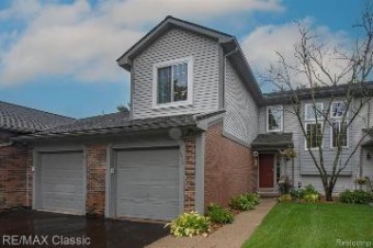 608 Winwood Circle Walled Lake, MI 48390