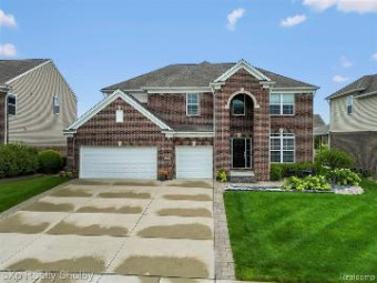 49352 Gaviota Lane Macomb, MI 48044