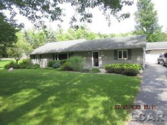 5241 Hallenbeck Manitou Beach, MI 49253