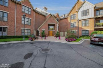 60 Pointe Park Grosse Pointe Park, MI 48230