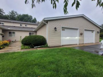 1055 Wedgewood Drive Plainwell, MI 49080