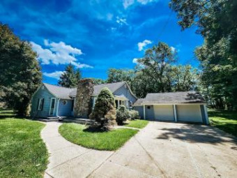 222 Barber Drive Hillsdale, MI 49242