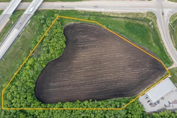 210 County Road H, Elkhorn, WI 53121
