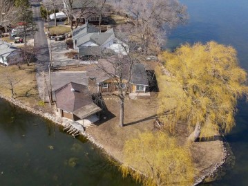 24300 72nd St, Paddock Lake, WI 53168