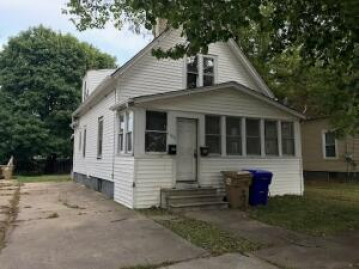 4819 14th Ave, Kenosha, WI 53140-3233