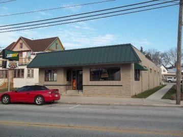 219 E Main St, Mishicot, WI 54228-9549