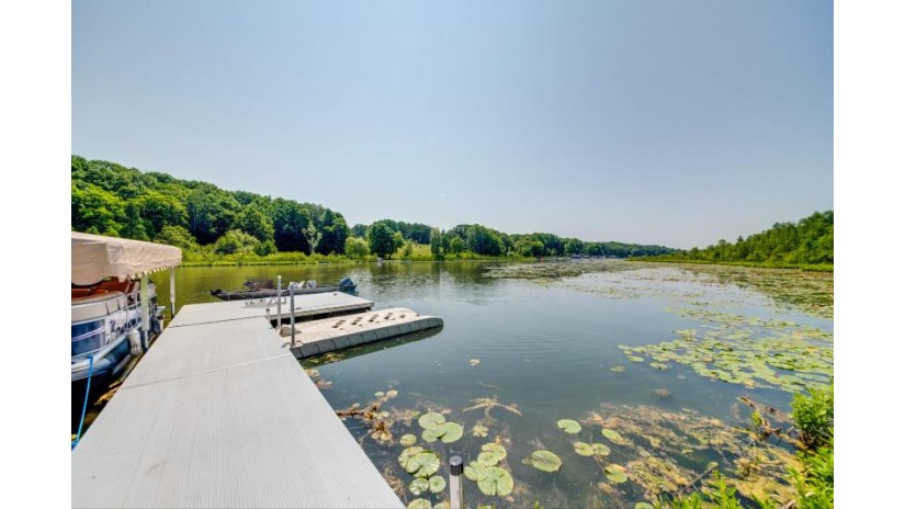 6215 Riesch Rd West Bend, WI 53095 by Stateline Dream Homes, Inc. $2,750,000