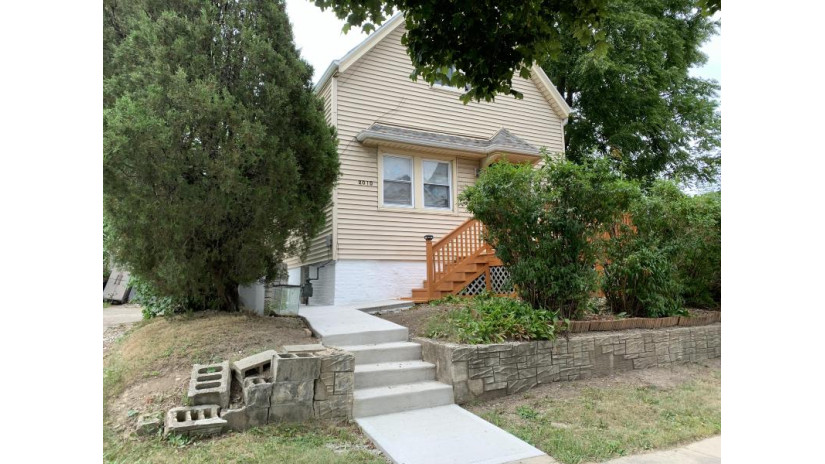 2010 N 31st St Milwaukee, WI 53208 by RE/MAX Plaza $134,800