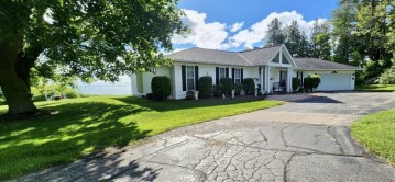 1616 Lake St, Algoma, WI 54201-1404