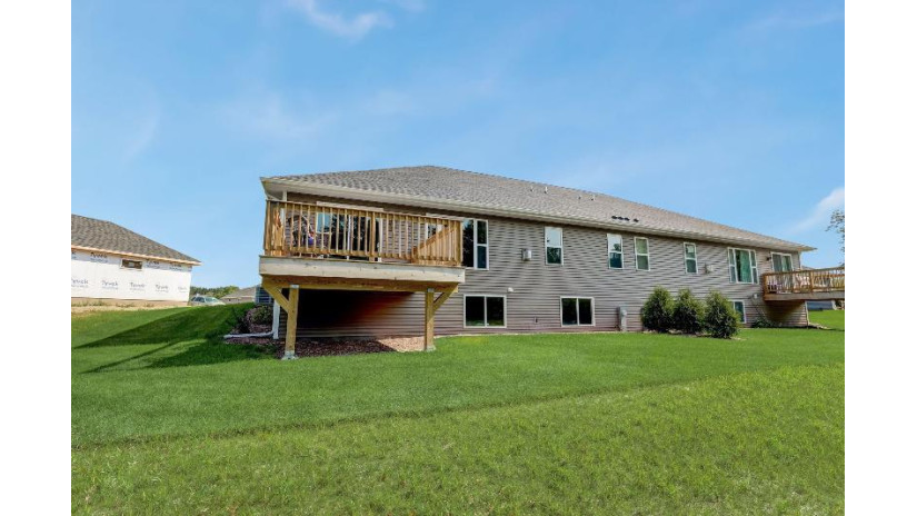 5216 Briarwood Cir Caledonia, WI 53402 by RE/MAX Newport - office@newportelite.com $404,900