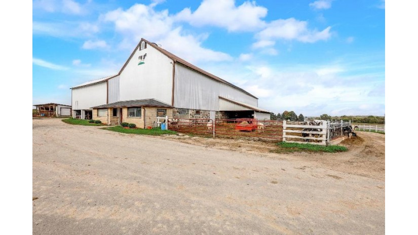 7535 County Highway M - Farmington, WI 53090 by Lannon Stone Realty LLC $850,000