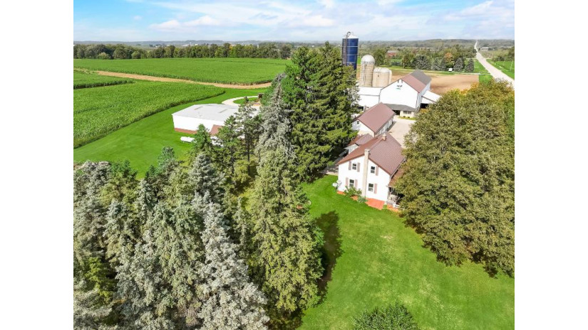 7535 County Highway M - Farmington, WI 53090 by Lannon Stone Realty LLC $850,000