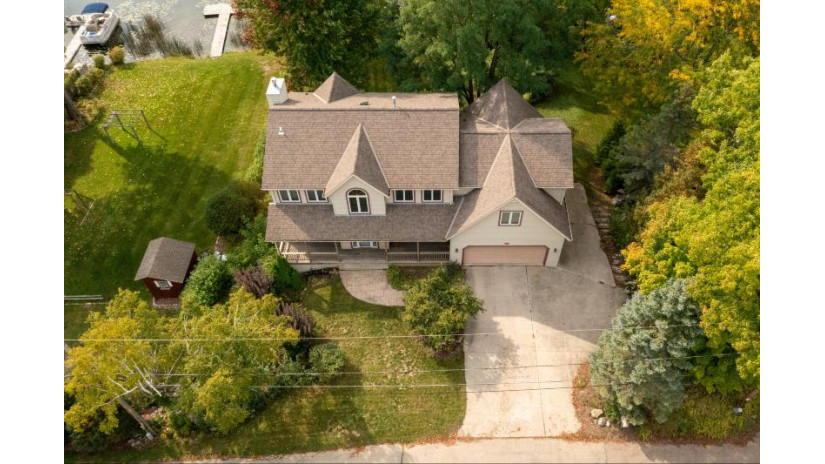 5525 Bauers Dr West Bend, WI 53095 by Emmer Real Estate Group $1,100,000