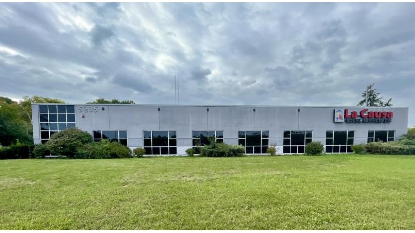 5235 N Ironwood Rd Glendale, WI 53217 by Anderson Commercial Group, LLC $2,950,000