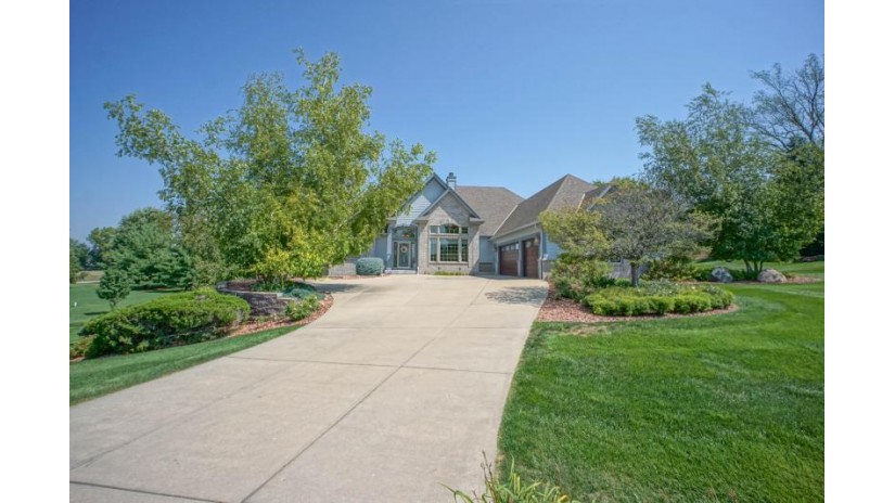 W252S5248 Sage Rd Waukesha, WI 53189 by Lake Country Flat Fee $879,900