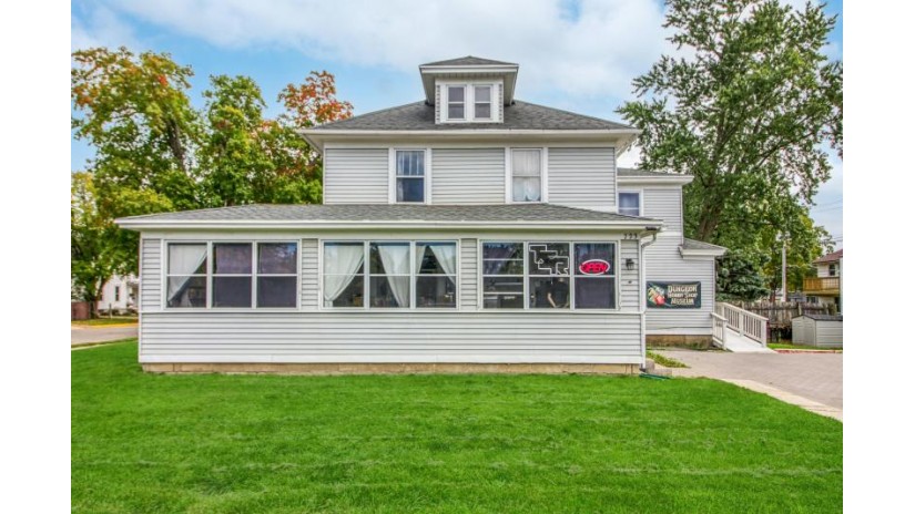 723 Williams St Lake Geneva, WI 53147 by @properties $4,750,000