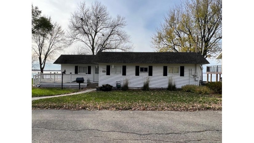 N667 Cowpath Ln Koshkonong, WI 53538 by Wayne Hayes Real Estate LLC $2,500