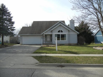 825 Devils Ln, Walworth, WI 53184-5854