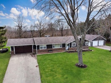 2673 Echo Ln, Lyons, WI 53105-9007