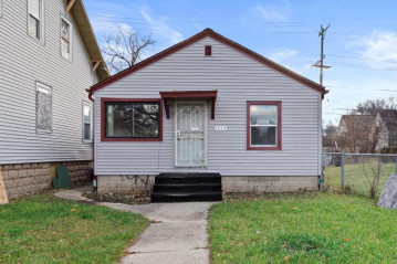 3513 W Hampton Ave, Milwaukee, WI 53209