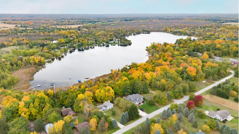 1231 Lakeview Rd West Bend, WI 53090 by Leitner Properties $724,900