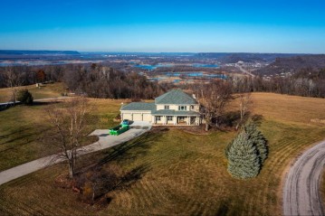 W1158 Sunset Point Ct, Bergen, WI 54658-8807