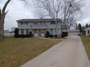 8966 W Allerton Ave 8968, Greenfield, WI 53228-2830