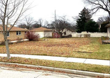 25 S 83rd St, West Allis, WI 53219