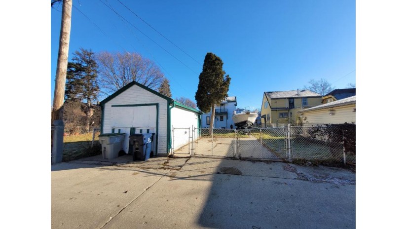 3433 N 16th St Milwaukee, WI 53206 by RE/MAX Lakeside-North $119,999