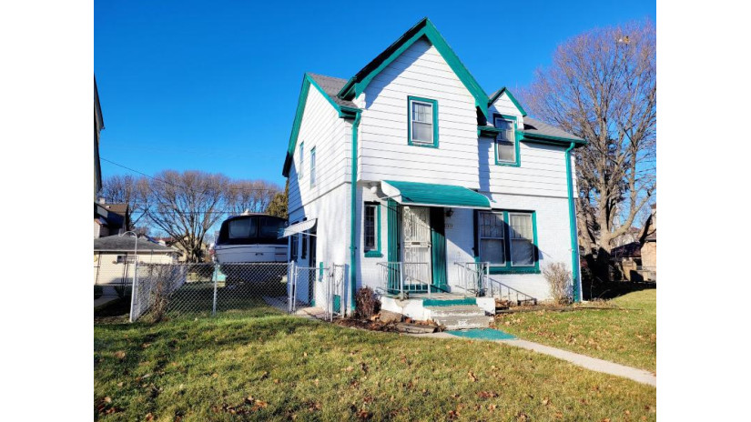 3433 N 16th St Milwaukee, WI 53206 by RE/MAX Lakeside-North $119,999