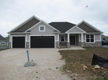 W238N5528 Cobblestone Ct, Sussex, WI 53089