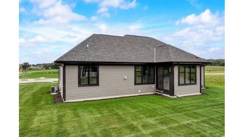 1450 Fairwinds Blvd Mukwonago, WI 53149 by Bielinski Homes, Inc. $611,900