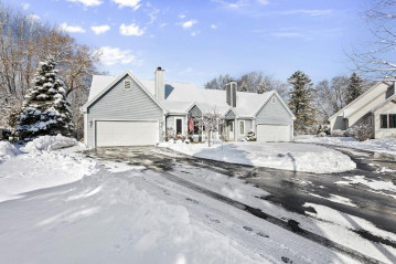 N18W6863 Partridge Ct 13, Cedarburg, WI 53012