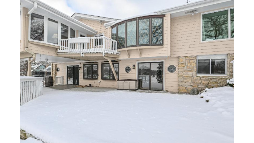 S68W18118 Island Dr Muskego, WI 53150 by The Stefaniak Group, LLC $1,395,000