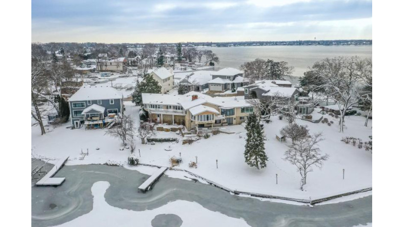 S68W18118 Island Dr Muskego, WI 53150 by The Stefaniak Group, LLC $1,395,000