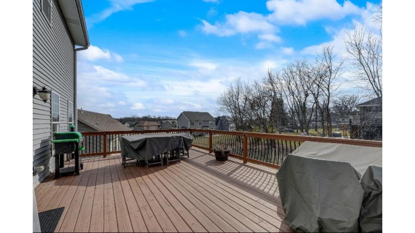 1401 Old Spruce Rd Burlington, WI 53105 by Market Realty Group $474,900