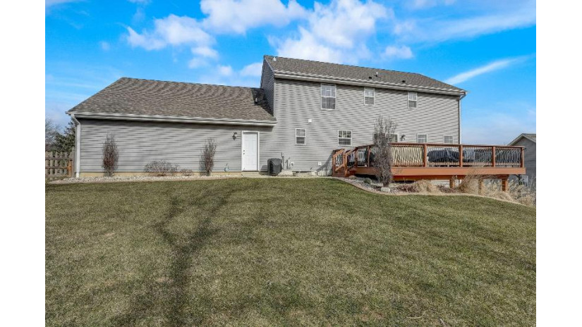 1401 Old Spruce Rd Burlington, WI 53105 by Market Realty Group $474,900