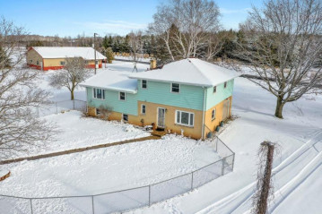 6804 Fetzer Rd, Kossuth, WI 54220