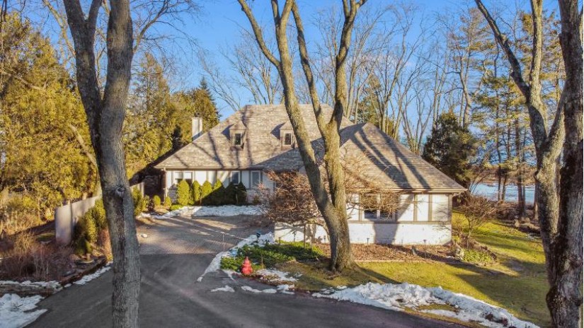 13518 N Lakewood Dr Mequon, WI 53097 by Compass RE WI-Northshore $954,000